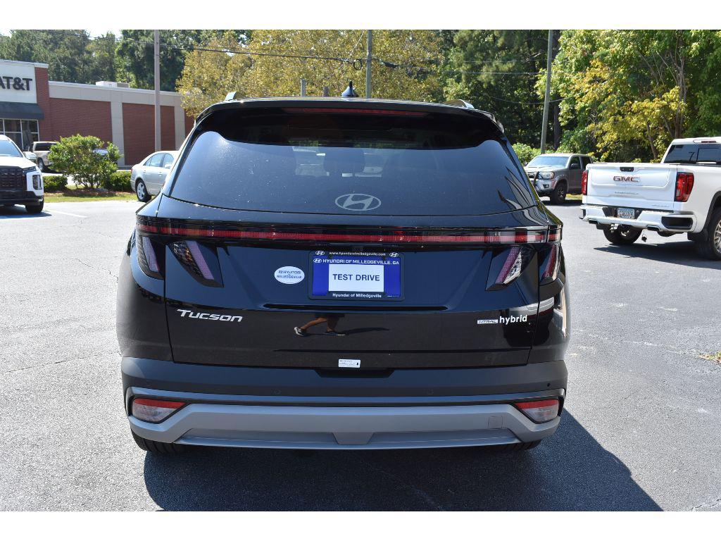 2025 Hyundai Tucson Hybrid Limited photo 3