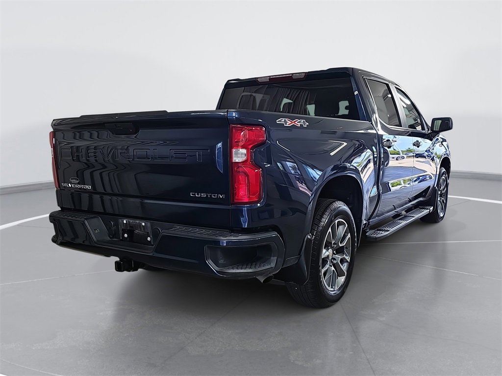 2022 Chevrolet Silverado 1500 Custom photo 2