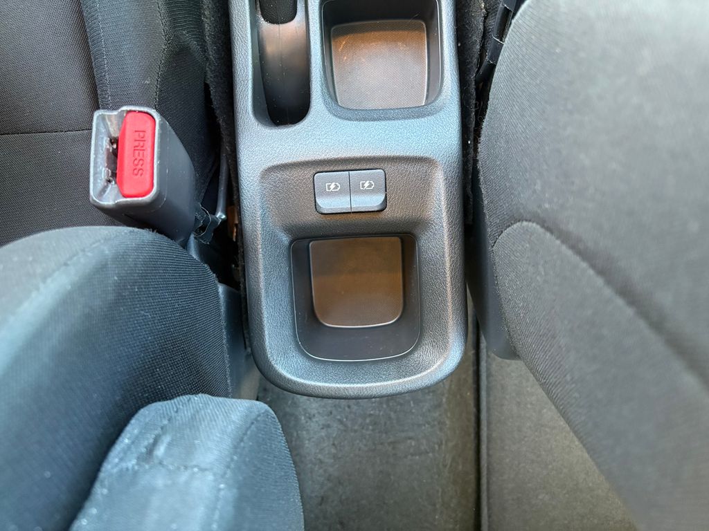 2024 Nissan Kicks S photo 21