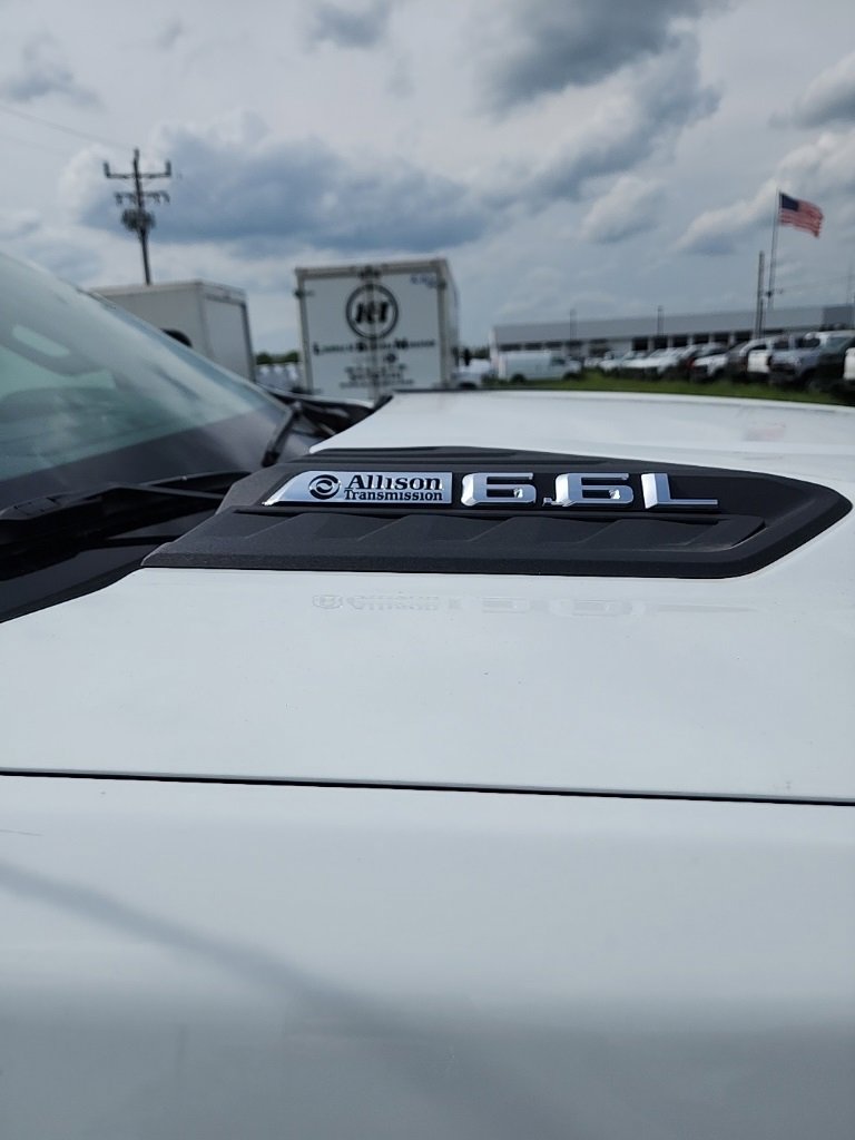 2024 Chevrolet Silverado 2500HD photo 3