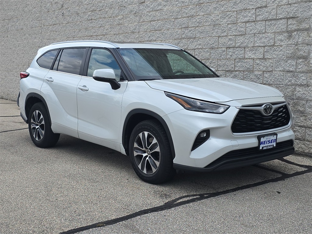 2023 Toyota Highlander XLE photo 13