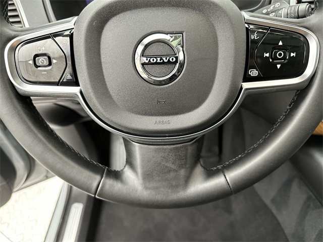 2025 Volvo XC90 T8 AWD Plus photo 5