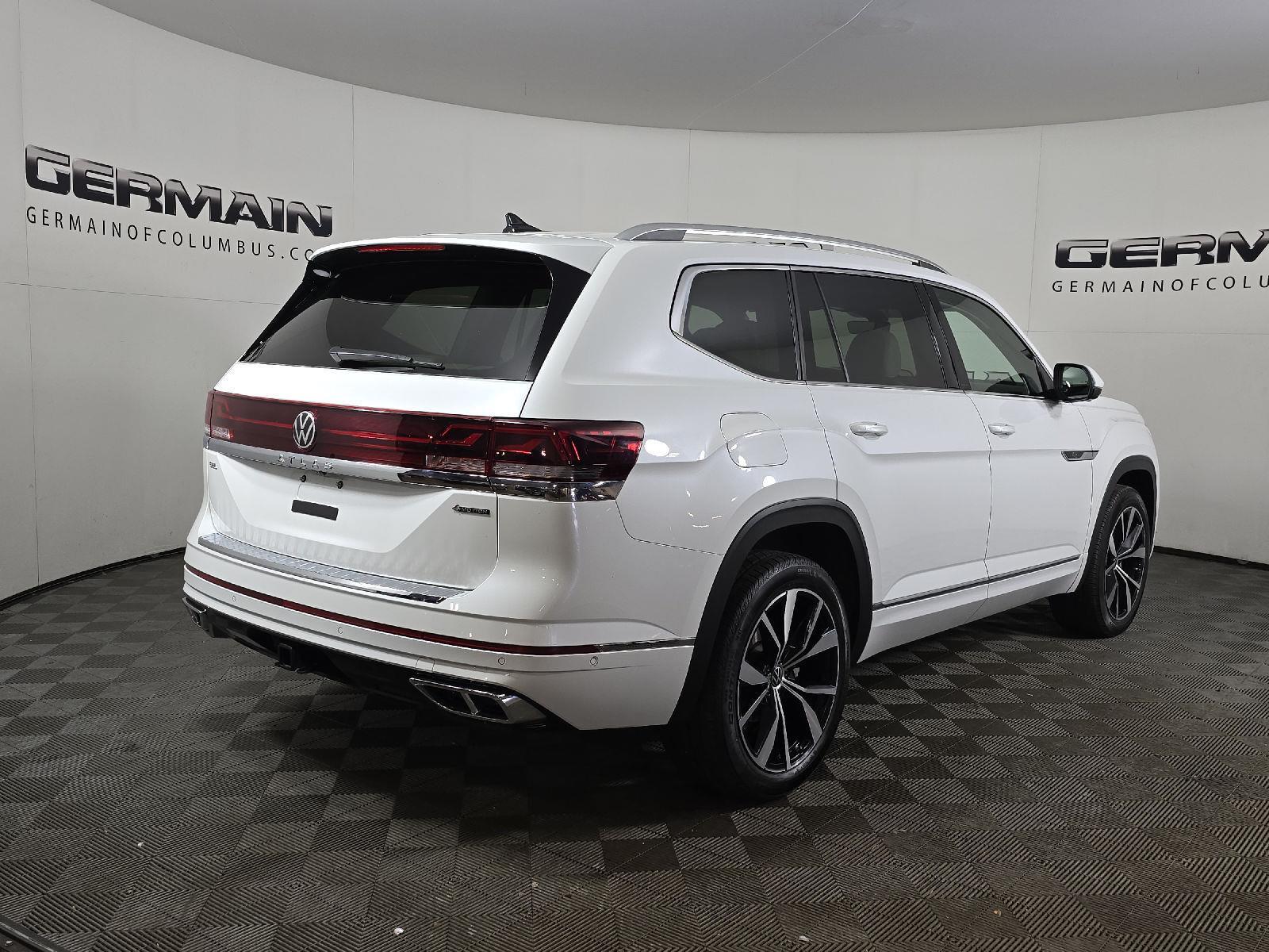 2024 Volkswagen Atlas SEL Premium R-Line photo 5