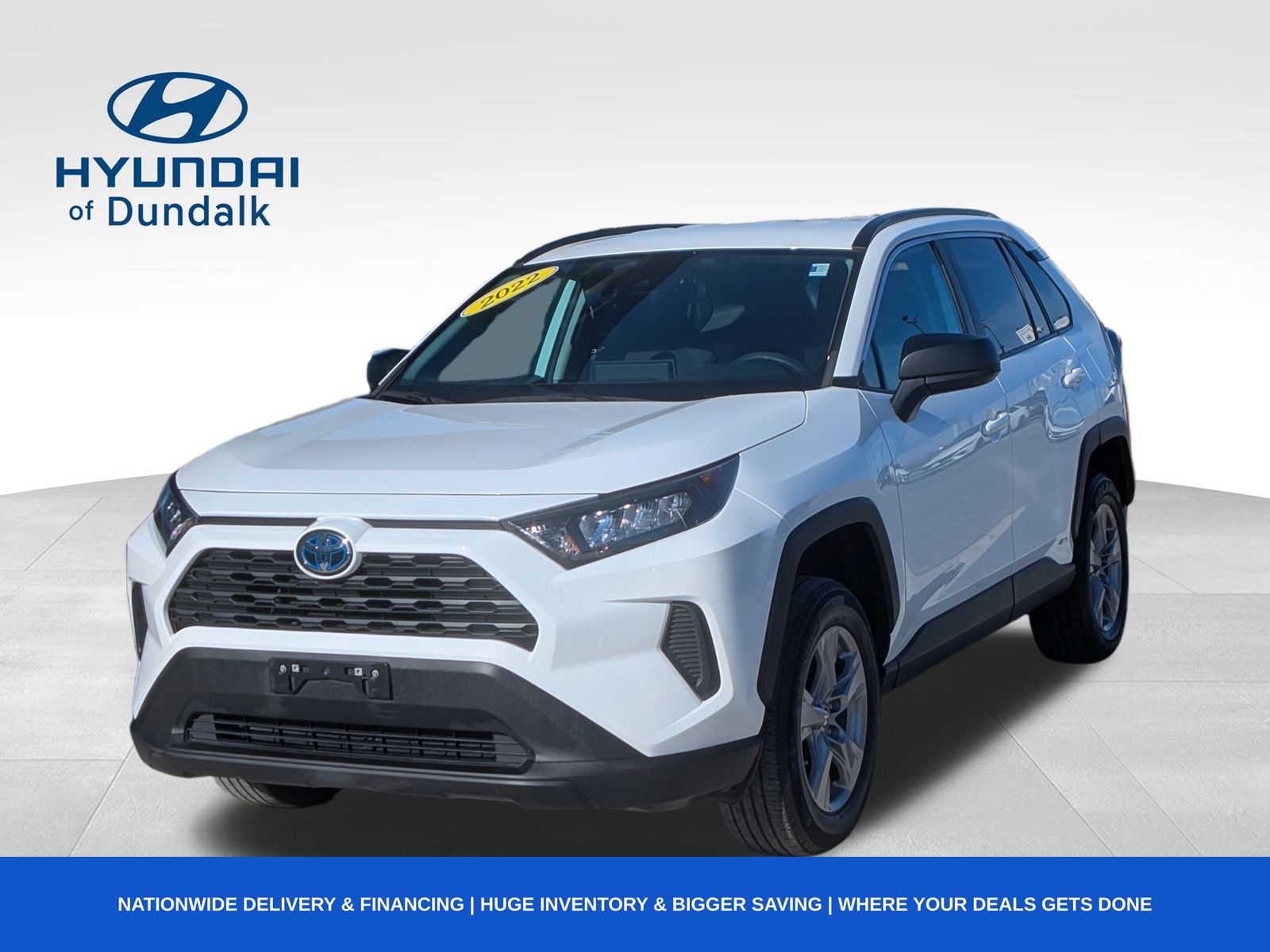 2022 Toyota RAV4 LE's photo