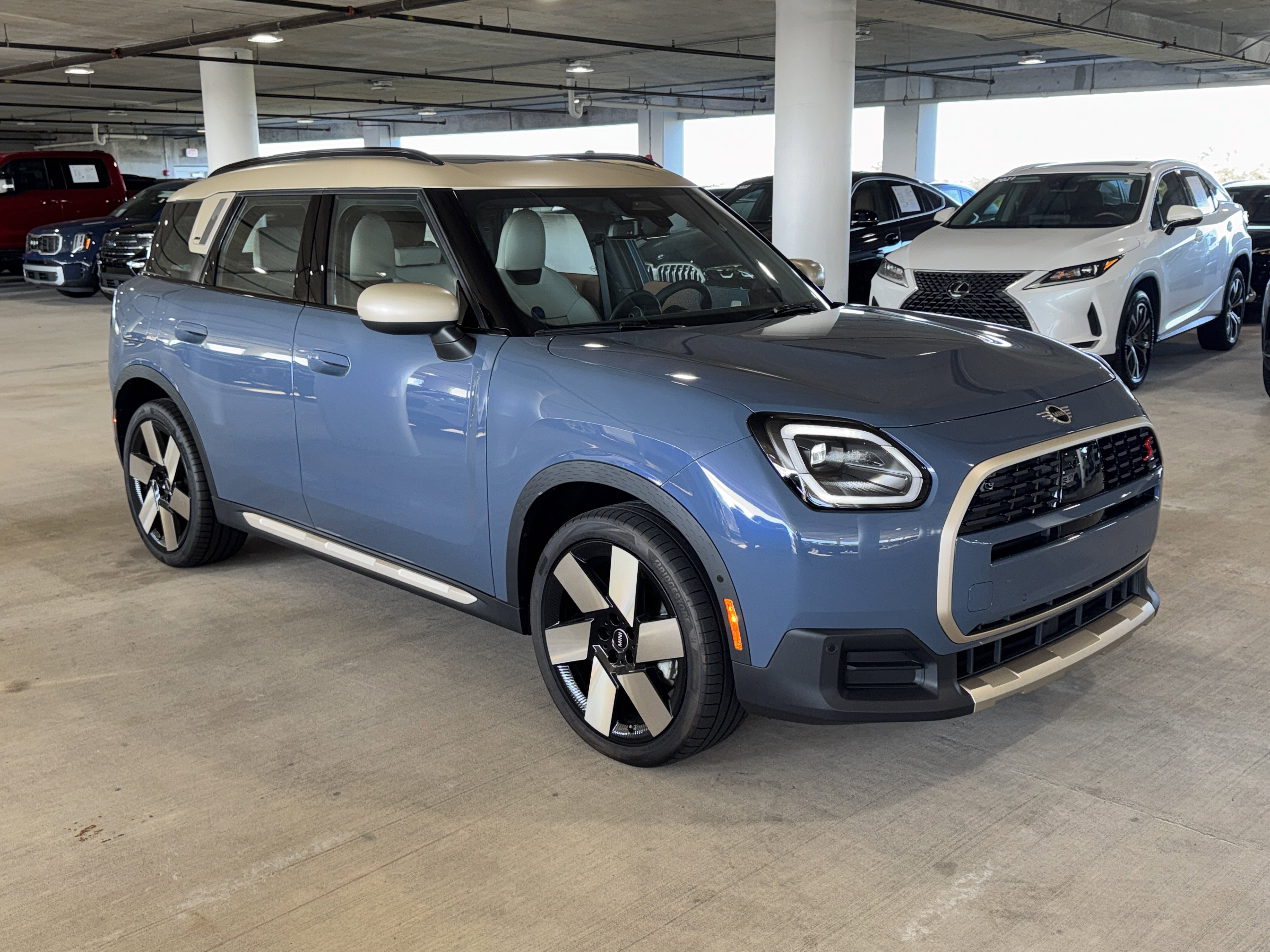 2026 MINI Countryman S's photo