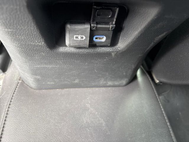 2022 Toyota RAV4 Hybrid XLE photo 26