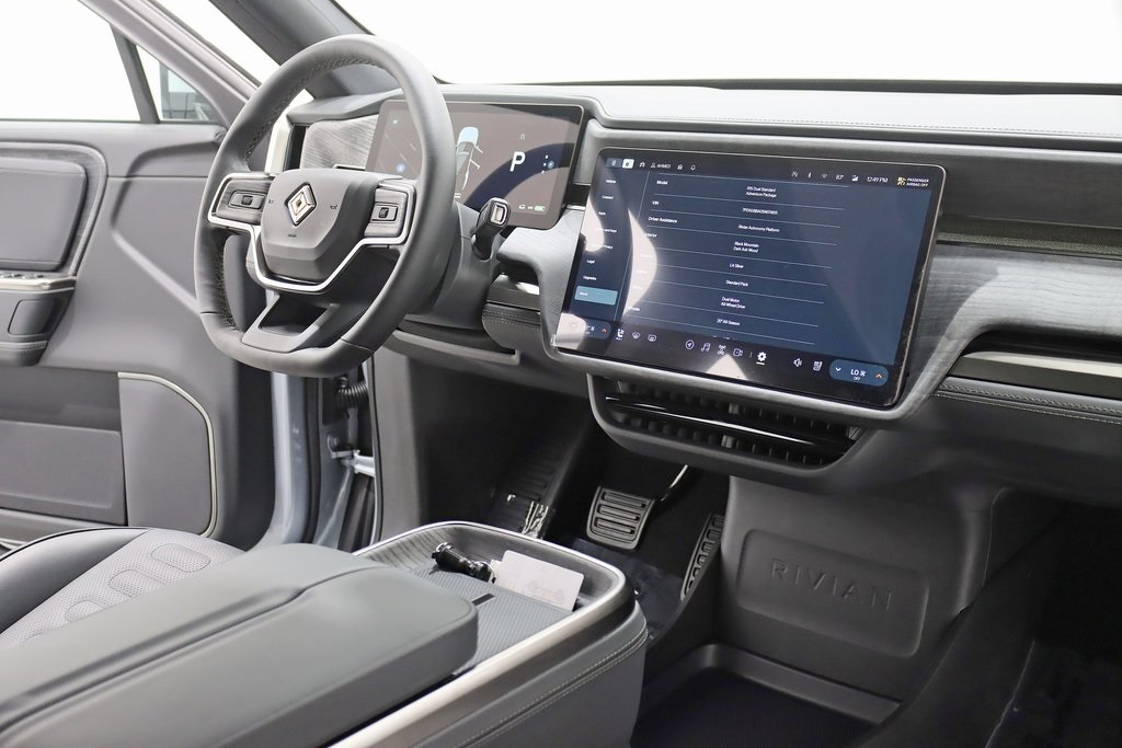 2025 Rivian R1S Adventure photo 26