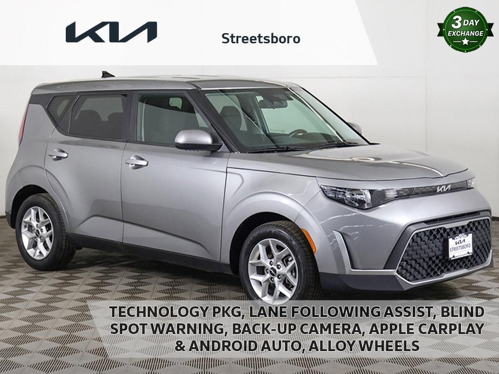 2023 Kia Soul LX's photo