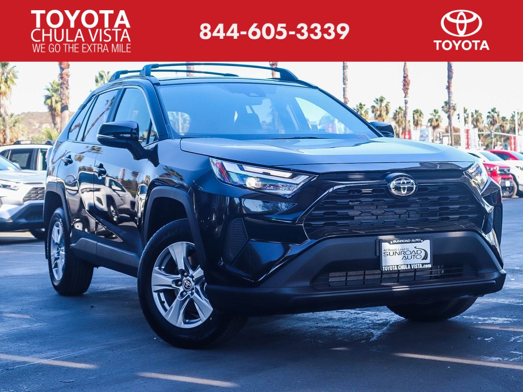 2025 Toyota RAV4 XLE's photo