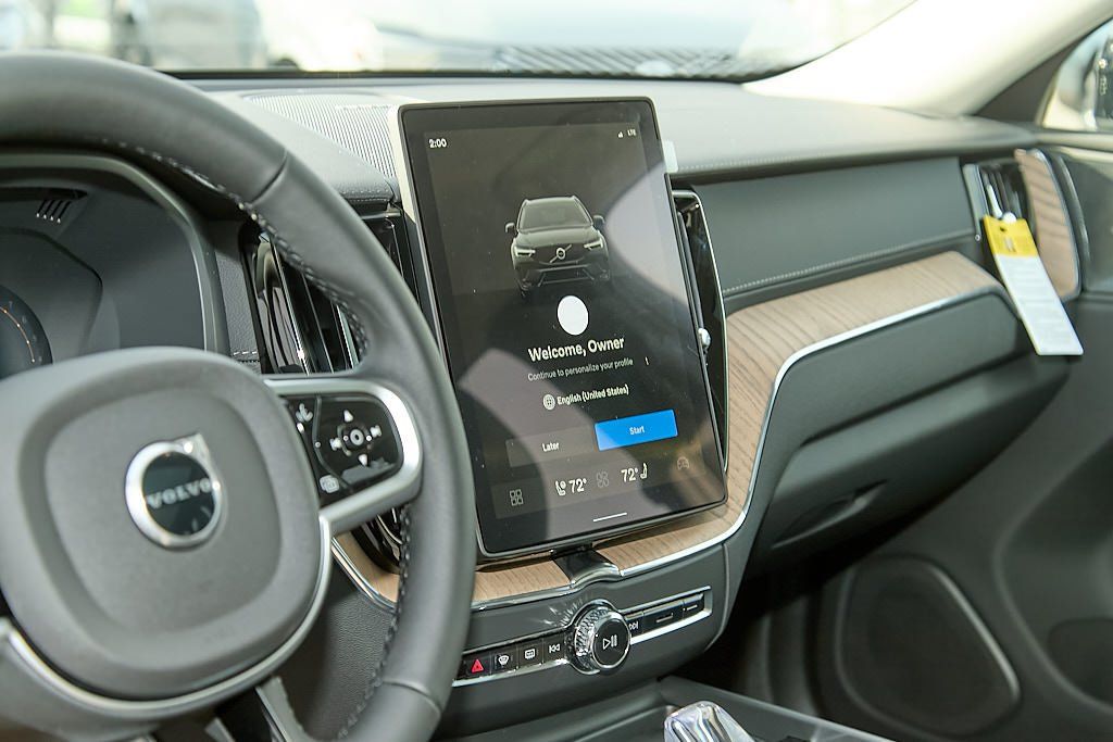 2026 VOLVO XC60 - Image 12