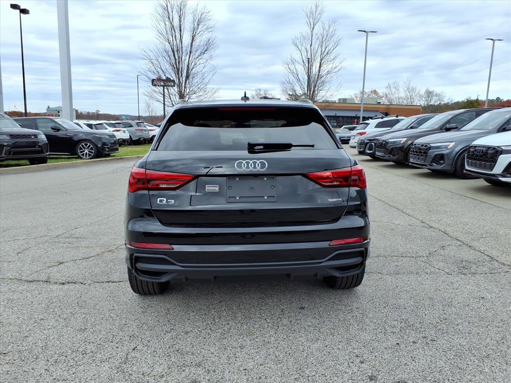 2025 Audi Q3 S line Premium photo 4