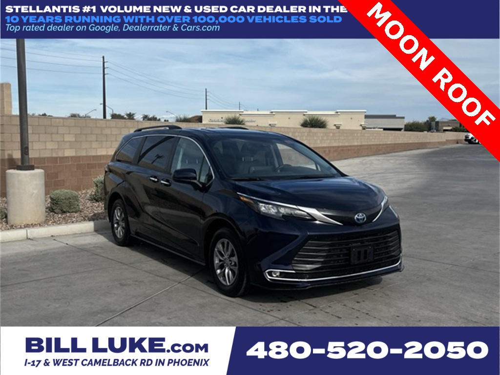 2024 Toyota Sienna XLE's photo