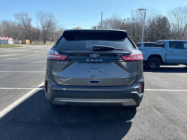 2023 Ford Edge SEL photo 4