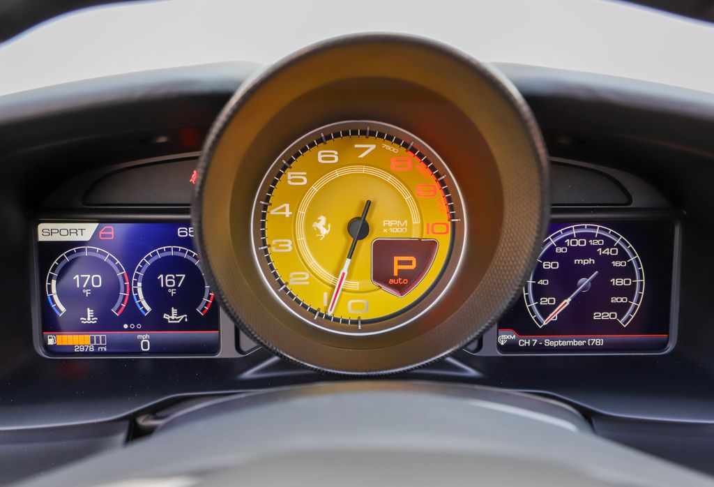 2021 Ferrari F8 Spider photo 11