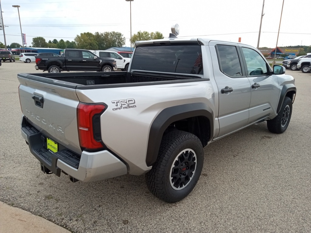 2024 Toyota Tacoma TRD Off-Road photo 7