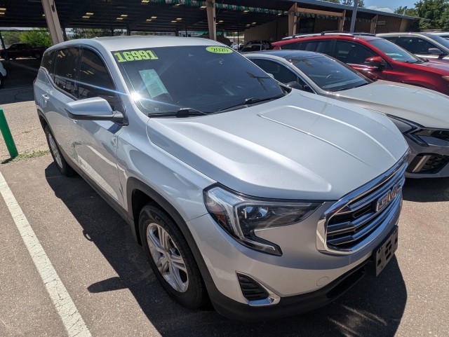 Used 2020 Quicksilver Metallic GMC SLE image 1