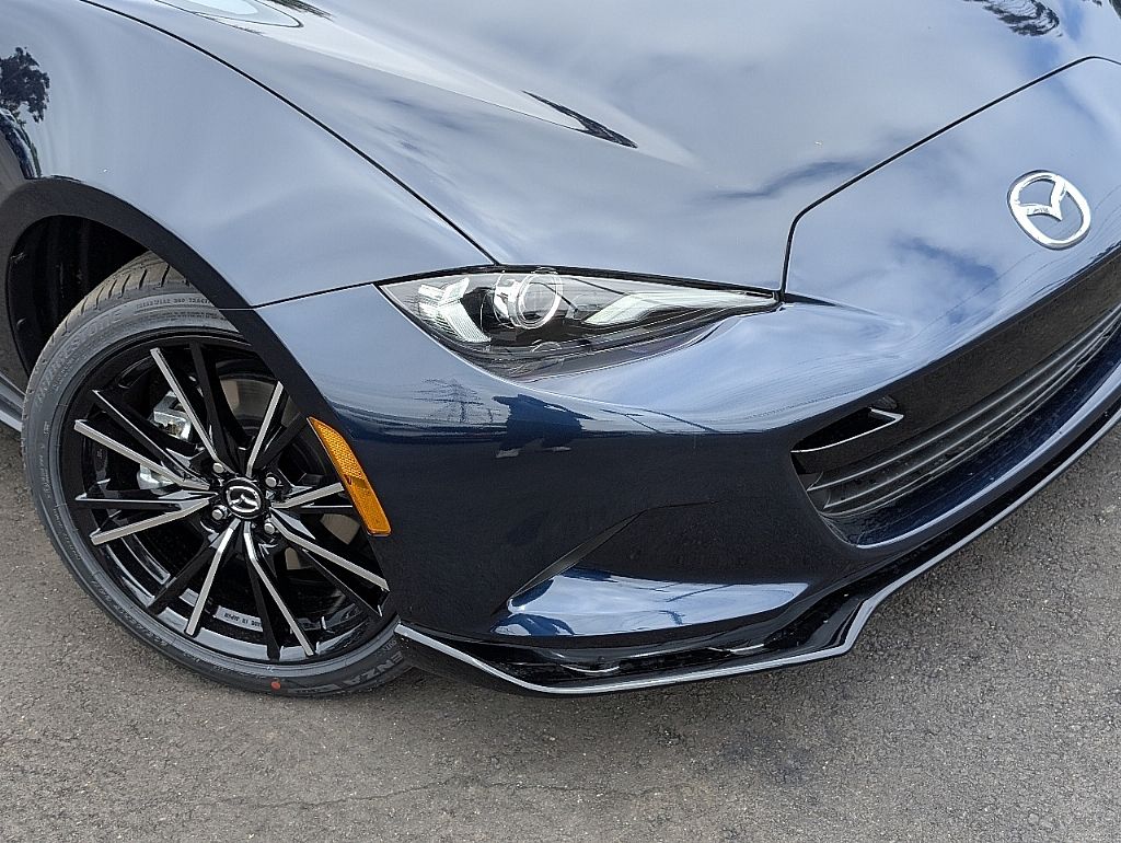 2025 Mazda MX-5 Miata Miata RF Grand Touring photo 3