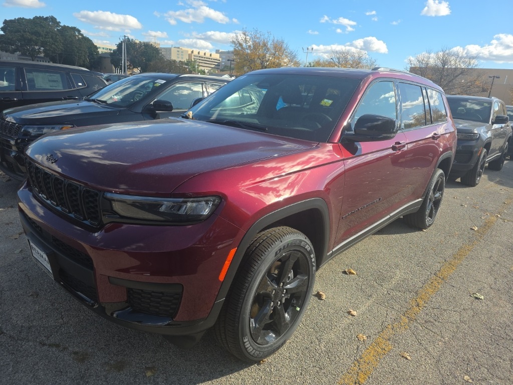 2025 Jeep Grand Cherokee Altitude X photo 3