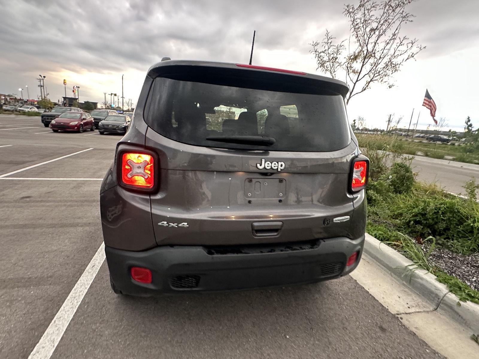 2019 Jeep Renegade Latitude photo 3