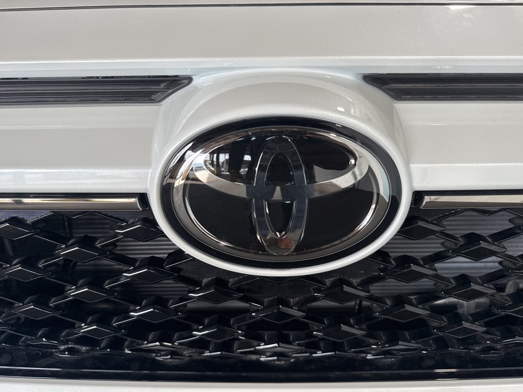 2025 Toyota RAV4 Hybrid XSE photo 14