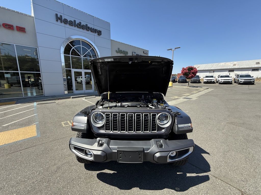 2025 Jeep Wrangler Sahara photo 24