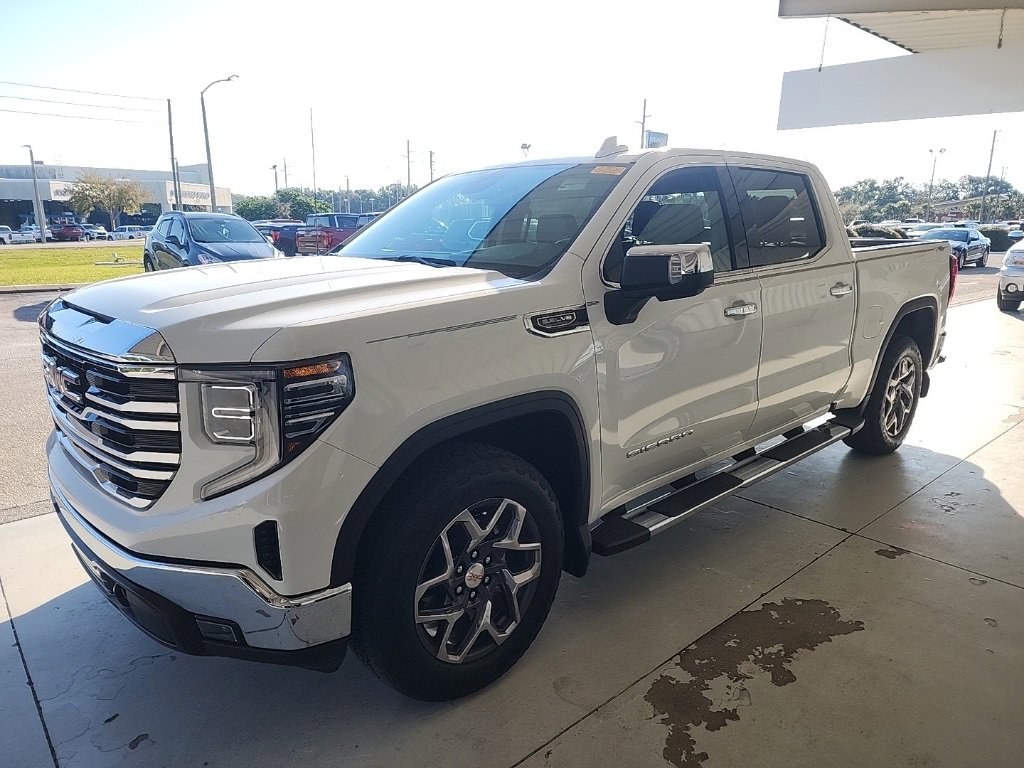 2023 GMC Sierra 1500 SLT's photo