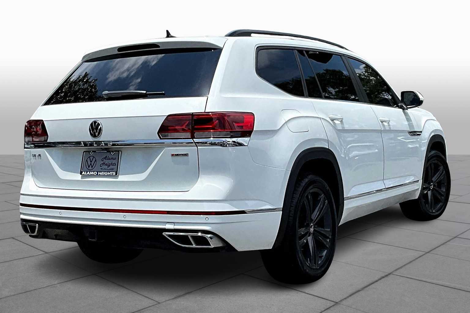 2021 Volkswagen Atlas SE Technology R-Line photo 11