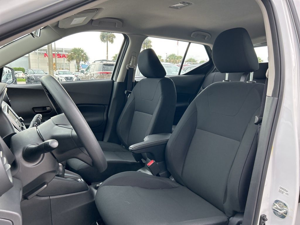 2024 Nissan Kicks S photo 13