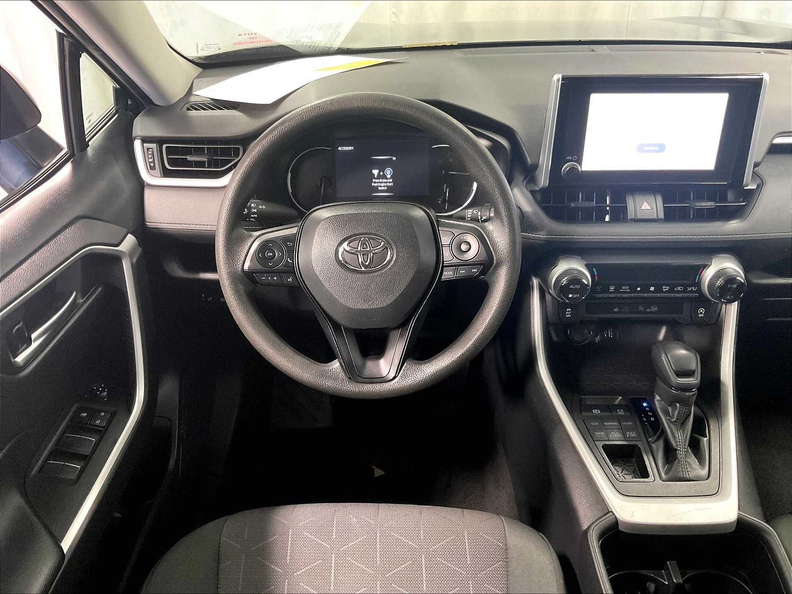 2023 Toyota RAV4 XLE photo 17