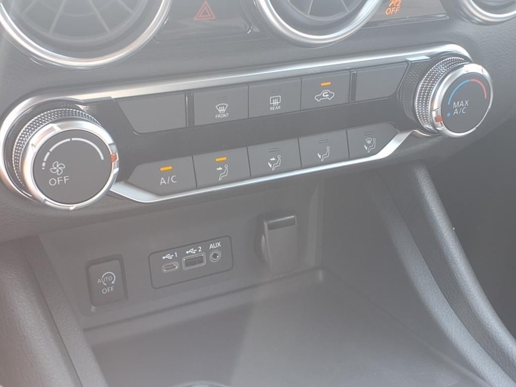 2025 Nissan Sentra SV photo 5