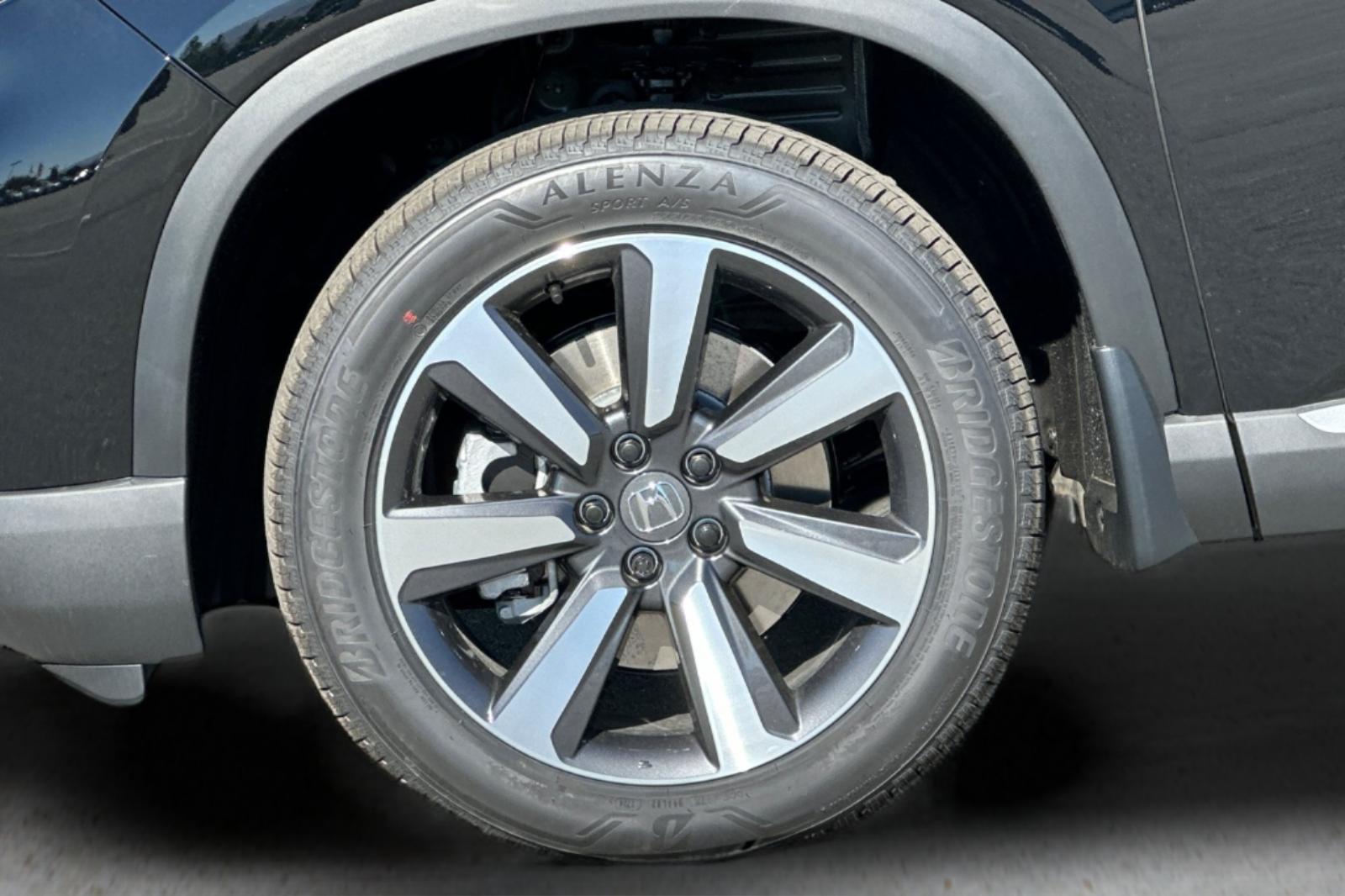 2025 Honda Pilot Touring photo 25