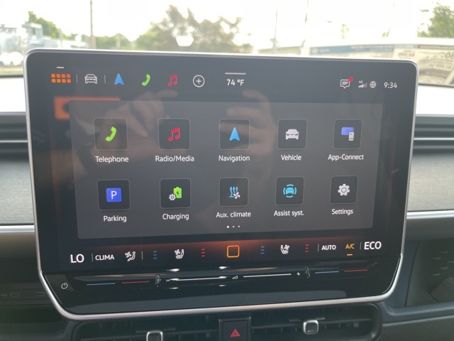 2025 Volkswagen ID. Buzz Pro Plus photo 29