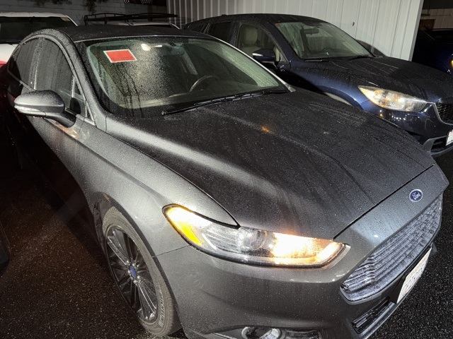 2016 Ford Fusion SE's photo