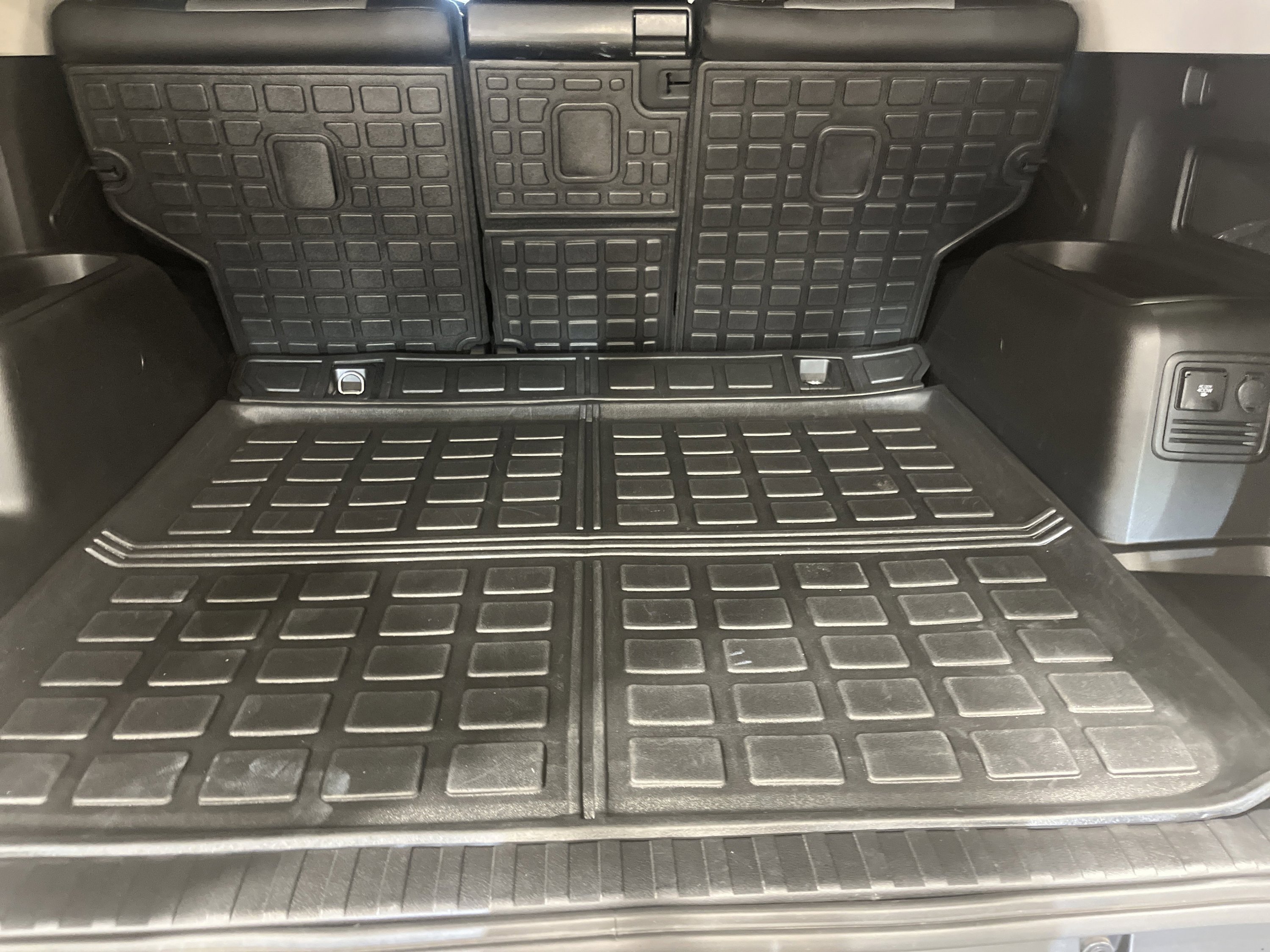 2022 Toyota 4Runner SR5 Premium photo 9