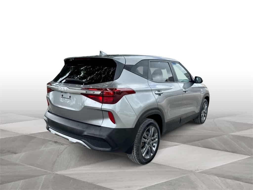 2023 Kia Seltos LX photo 6