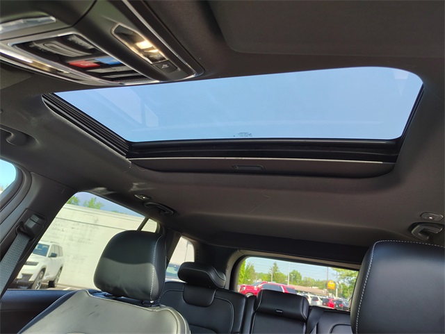 2025 Jeep Grand Cherokee Laredo Altitude photo 4