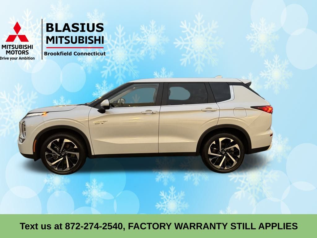 2024 Mitsubishi Outlander PHEV SE photo 3