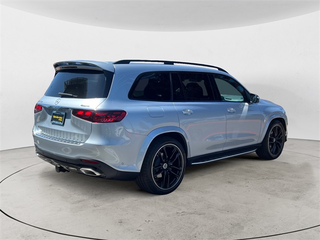 2025 Mercedes Benz GLS 580 4MATIC photo 5