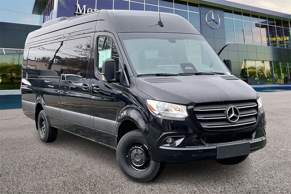 2025 Mercedes-Benz Sprinter Cargo Van Base's photo