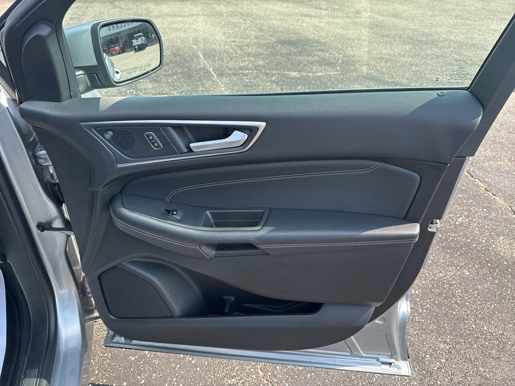 2024 Ford Edge Titanium photo 14