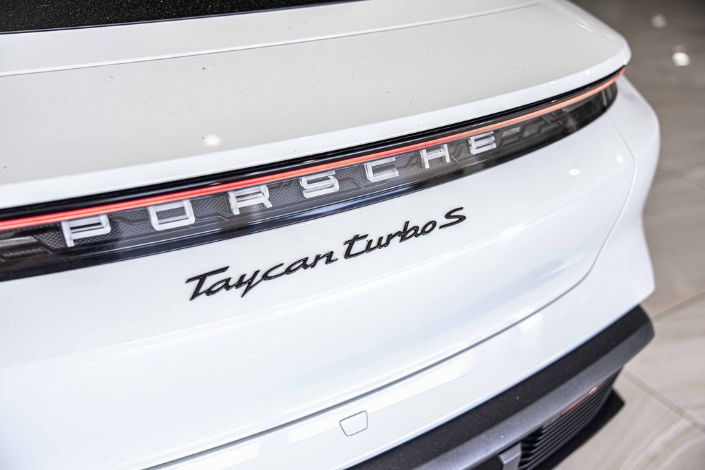 2020 PORSCHE TAYCAN - Image 16