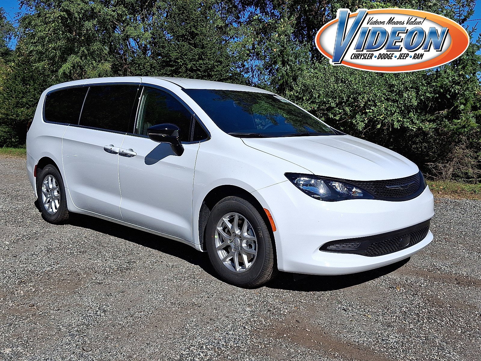 2026 Chrysler Voyager LX's photo