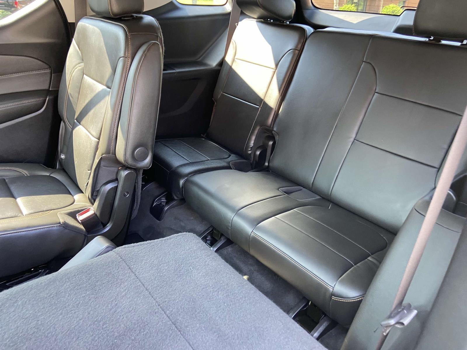 2020 Chevrolet Traverse Leather photo 2