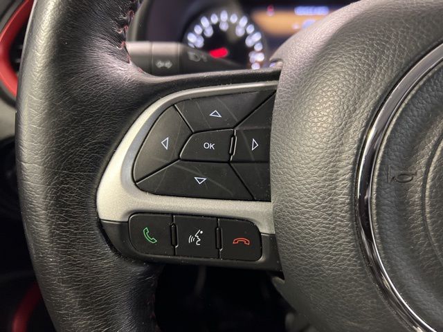 2017 Jeep Renegade Trailhawk photo 9