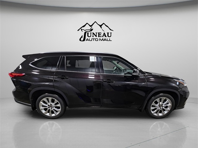 2022 Toyota Highlander Limited photo 4