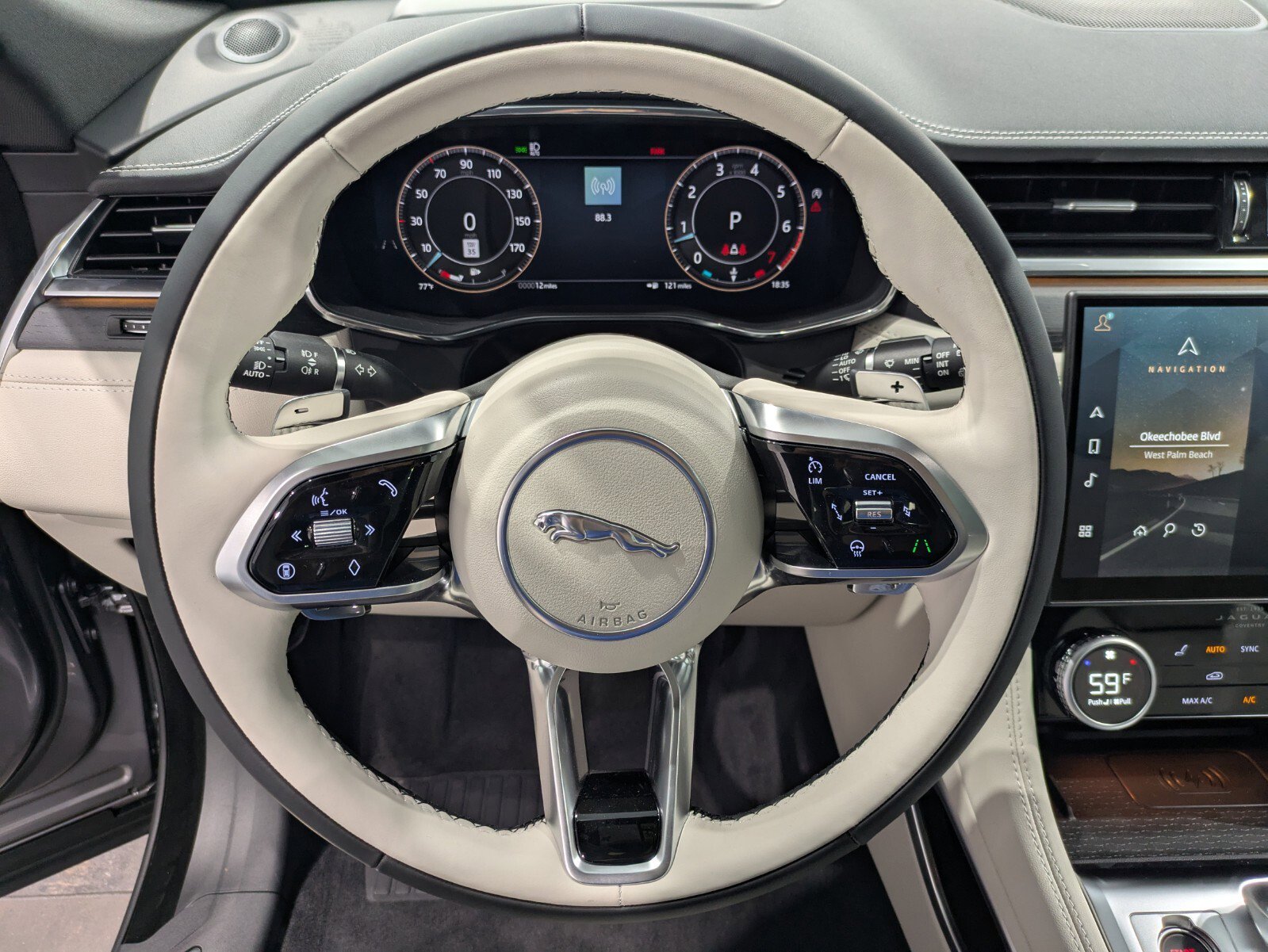 2026 Jaguar F-PACE P250 R-Dynamic S photo 13