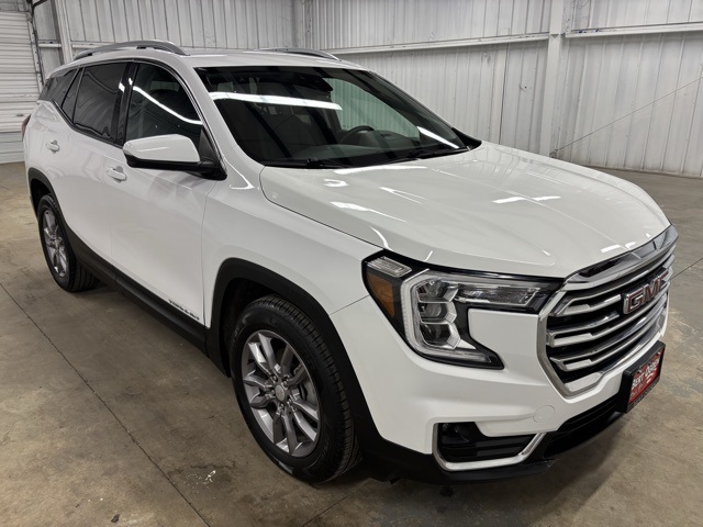 2024 GMC Terrain SLT's photo