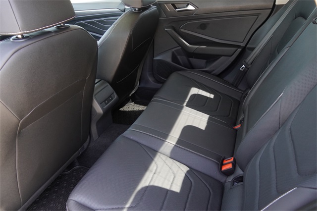 2024 Volkswagen Jetta 1.5T SEL photo 8