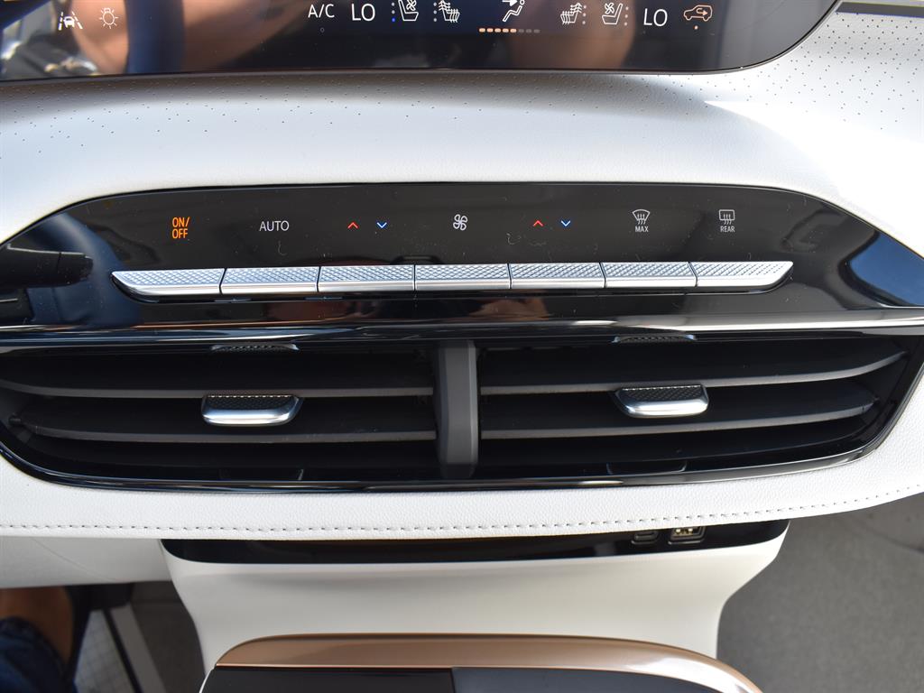 2026 Buick Enclave Avenir photo 18
