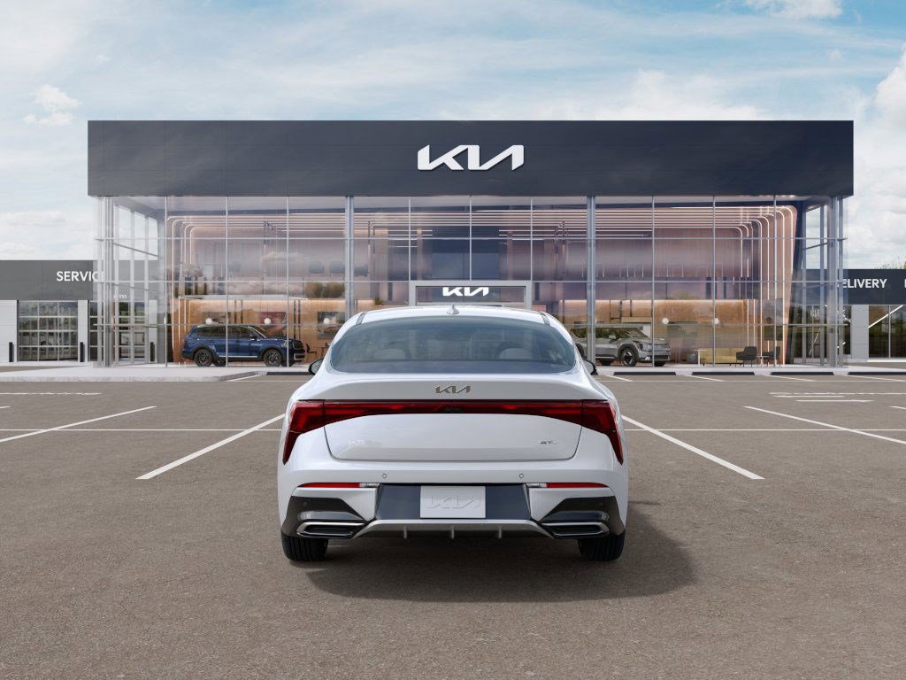 2025 Kia K5 GT-Line photo 4